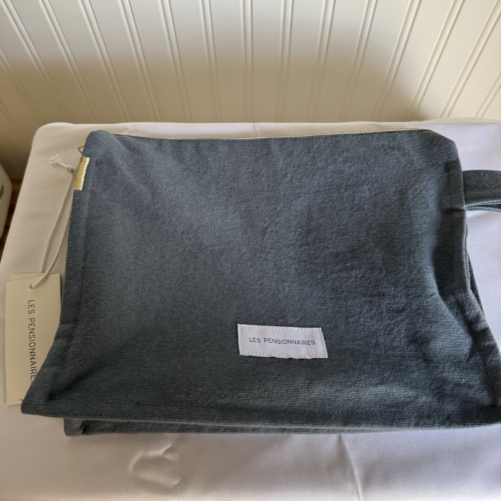 LES PENSIONNAIRES Toiletry Makeup Cosmetic Bag Pouch Horizon Light Blue NWT